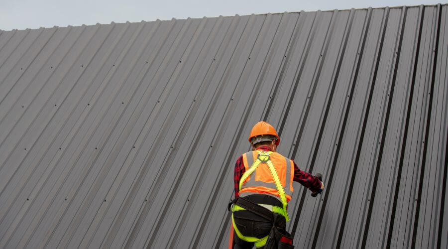 Professional metal roof installation in Kurtistown, HI